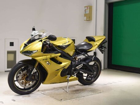 2013 Triumph Daytona 675, золотистый, 577000 рублей, вид 4
