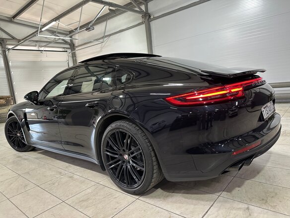 2017 Porsche Panamera 4S II, чёрный, 5850000 рублей - вид 5