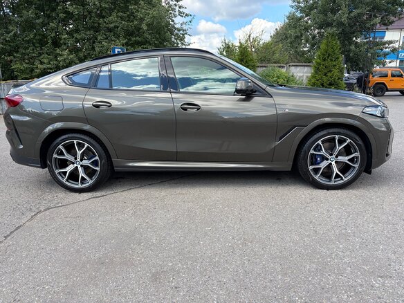 2023 BMW X6 30d III (G06) Рестайлинг, коричневый, 11000000 рублей - вид 1