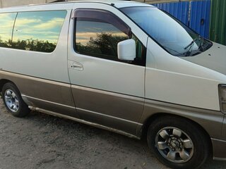 1998 Nissan Elgrand I (E50), белый, 350000 рублей, вид 3