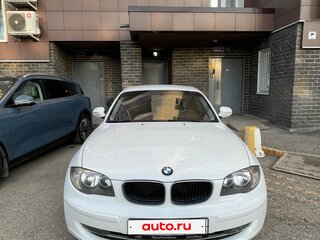 2011 BMW 1 серии 116i I (E81/E82/E87/E88) Рестайлинг, белый, 900000 рублей, вид 2