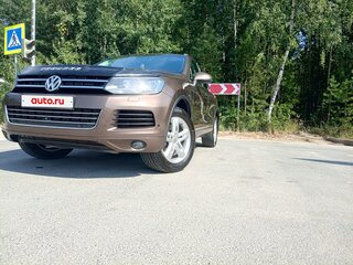2011 Volkswagen Touareg II, коричневый, 1650000 рублей, вид 3