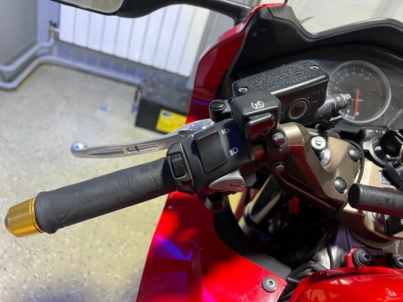 2015 Honda VFR 800, красный, 745000 рублей - вид 27