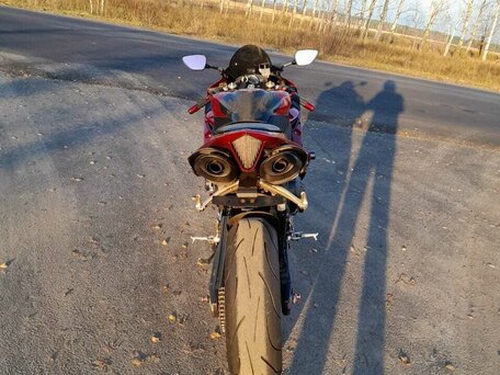 2008 Yamaha YZF-R1, красный, 800000 рублей, вид 5