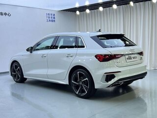 2022 Audi A3 Sportback 35 TFSI IV (8Y), белый, 1850000 рублей, вид 2