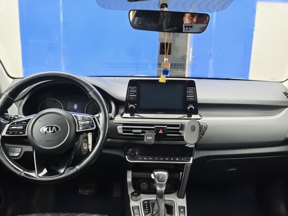 2021 Kia Seltos I, серый, 1980000 рублей - вид 8
