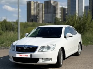 2013 Skoda Octavia II (A5) Рестайлинг, белый, 850000 рублей, вид 1
