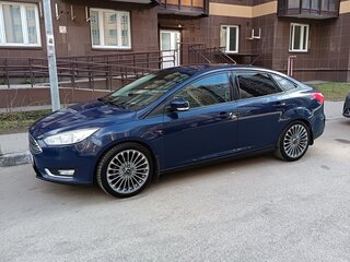 2015 Ford Focus III Рестайлинг, синий, 1050000 рублей, вид 1