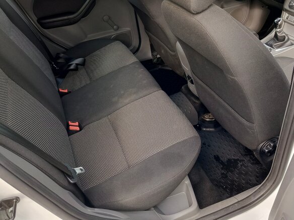 2011 Ford Focus II Рестайлинг, белый, 680000 рублей - вид 14