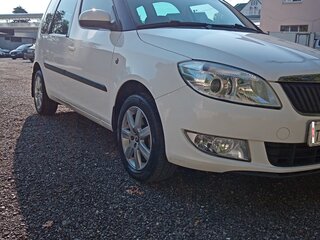 2012 Skoda Roomster I Рестайлинг, белый, 750000 рублей, вид 2