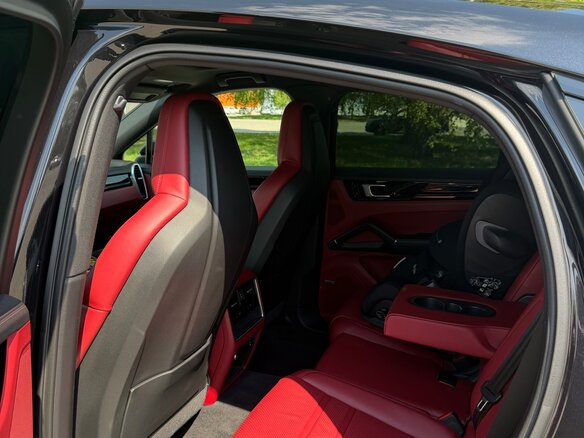 2020 Porsche Cayenne Coupé III, чёрный, 9650000 рублей - вид 14