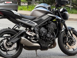2023 Triumph Street Triple, серый, 920000 рублей, вид 5