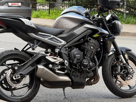 2023 Triumph Street Triple, серый, 920000 рублей, вид 5