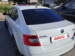2017 Skoda Octavia III (A7) Рестайлинг, белый, 1650000 рублей, вид 4
