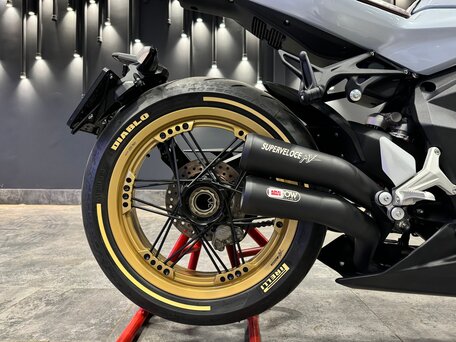 2021 MV Agusta Superveloce 800, белый, 2150000 рублей, вид 2