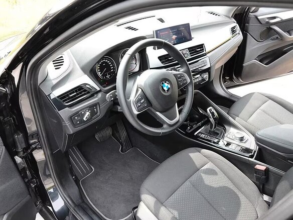 2022 BMW X2 sDrive18d I (F39), чёрный, 3613000 рублей - вид 3