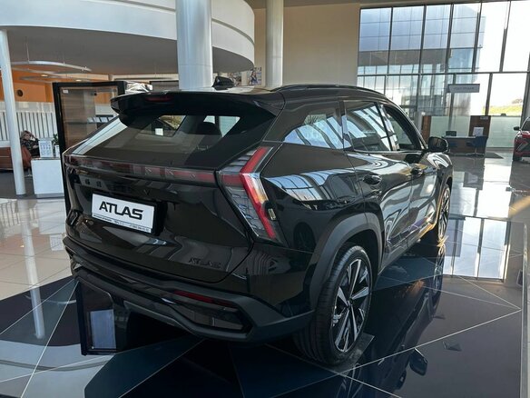 2025 Geely Atlas II, чёрный, 3760990 рублей - вид 1