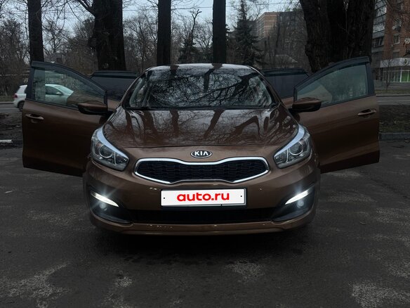 2015 Kia Ceed II Рестайлинг, коричневый, 920000 рублей - вид 1