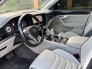 2018 Volkswagen Touareg III, синий, 4349000 рублей, вид 5