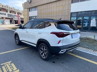 2022 Kia KX3, белый, 1255777 рублей, вид 4