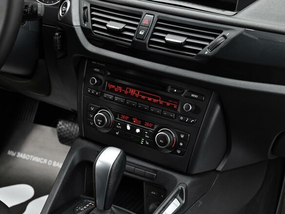 2011 BMW X1 18i I (E84), коричневый - вид 6