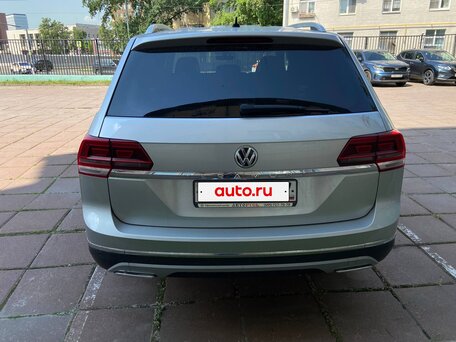 2018 Volkswagen Teramont I, серебристый, 2800000 рублей, вид 3