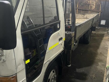 1991 Isuzu Elf (N-series), белый, 1900000 рублей, вид 2