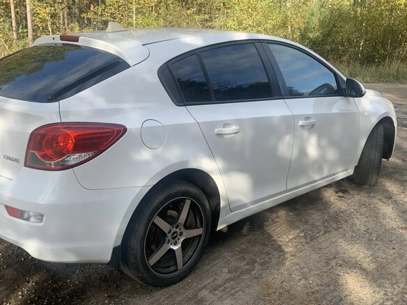 2013 Chevrolet Cruze I Рестайлинг, белый, 530000 рублей - вид 4