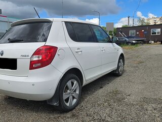 2014 Skoda Fabia II Рестайлинг, белый, 405000 рублей, вид 3