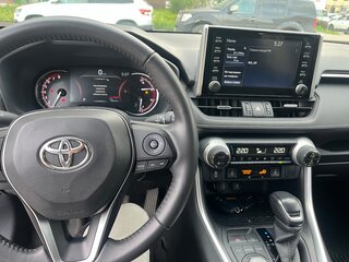 2021 Toyota RAV4 V (XA50), белый, 2500000 рублей, вид 5