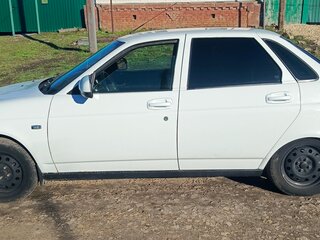 2014 Lada (ВАЗ) Priora I Рестайлинг, белый, 560000 рублей, вид 2