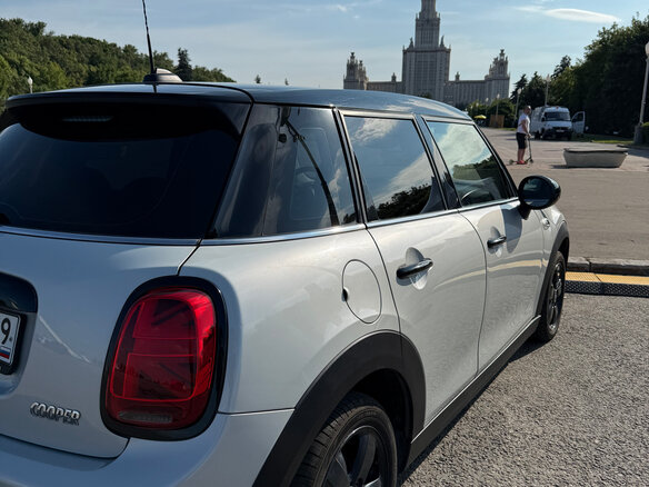 2019 Mini Hatch Cooper III (F55/F56) Рестайлинг, серебристый - вид 7