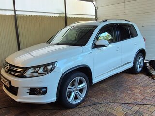 2016 Volkswagen Tiguan I Рестайлинг, белый, 1999000 рублей, вид 1