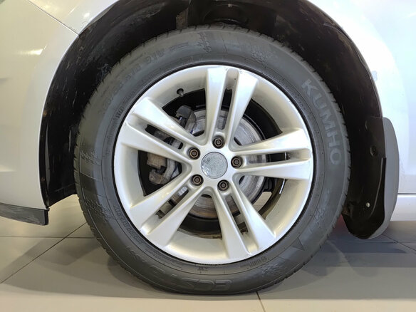 2013 Opel Astra J Рестайлинг, серебристый, 615000 рублей - вид 17