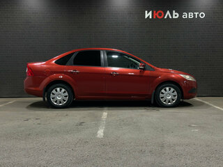 2008 Ford Focus II Рестайлинг, красный, 540000 рублей, вид 4