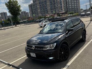 2021 Volkswagen Tiguan Allspace II, чёрный, 2950000 рублей, вид 2