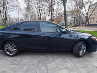 2016 Toyota Camry VII (XV50) Рестайлинг, чёрный, 1800000 рублей, вид 2
