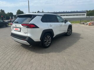2024 Toyota RAV4 V (XA50), белый, 4050000 рублей, вид 3