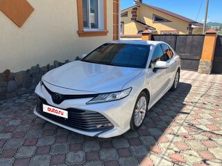 2020 Toyota Camry VIII (XV70), белый, 2990000 рублей, вид 3