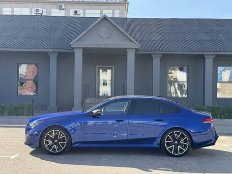 2025 BMW M5 VII (G90), синий, 18480000 рублей, вид 3