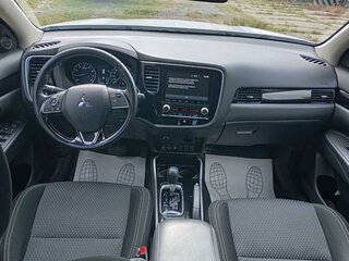 2022 Mitsubishi Outlander III Рестайлинг 3, белый, 2410000 рублей, вид 5