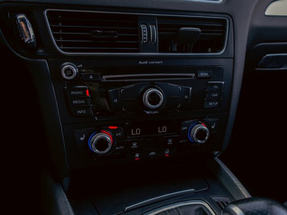 2015 Audi Q5 I (8R) Рестайлинг, белый, 2095000 рублей - вид 14