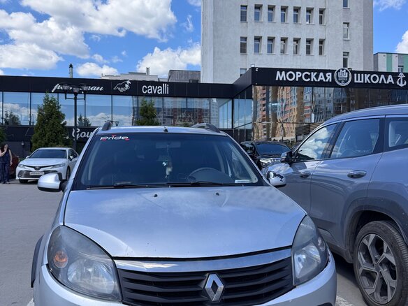 2014 Renault Sandero Stepway I, серебристый, 470000 рублей - вид 1