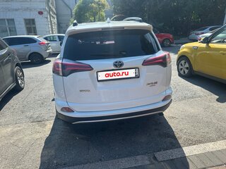 2017 Toyota RAV4 IV (XA40) Рестайлинг, белый, 2300000 рублей, вид 3