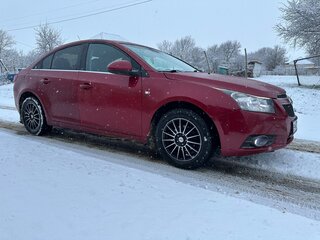 2011 Chevrolet Cruze I, красный, 700000 рублей, вид 3