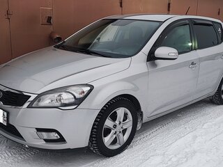 2011 Kia Ceed I Рестайлинг, серебристый, 890000 рублей, вид 1