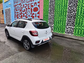2022 Renault Sandero Stepway II Рестайлинг, белый, 1600000 рублей, вид 3