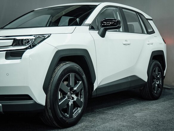 2026 Toyota RAV4 VI (XA60), белый, 4250000 рублей - вид 3