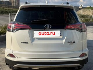 2017 Toyota RAV4 IV (XA40) Рестайлинг, белый, 2100000 рублей, вид 5