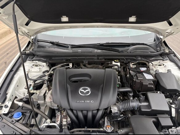 2021 Mazda 3 Axela IV (BP), белый, 1400000 рублей - вид 10